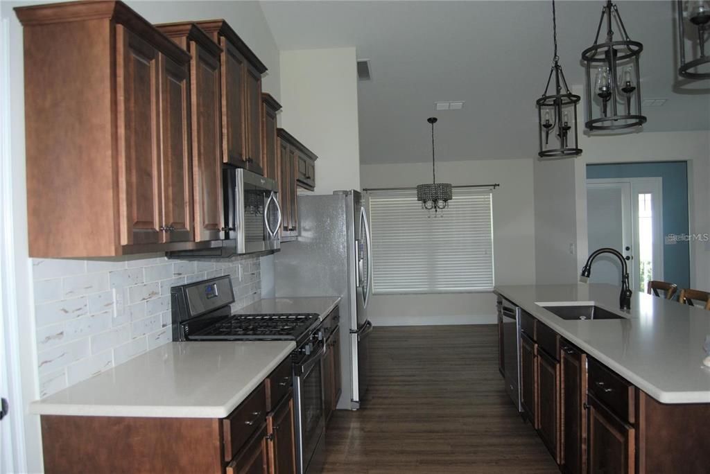 For Sale: $535,000 (3 beds, 2 baths, 2184 Square Feet)