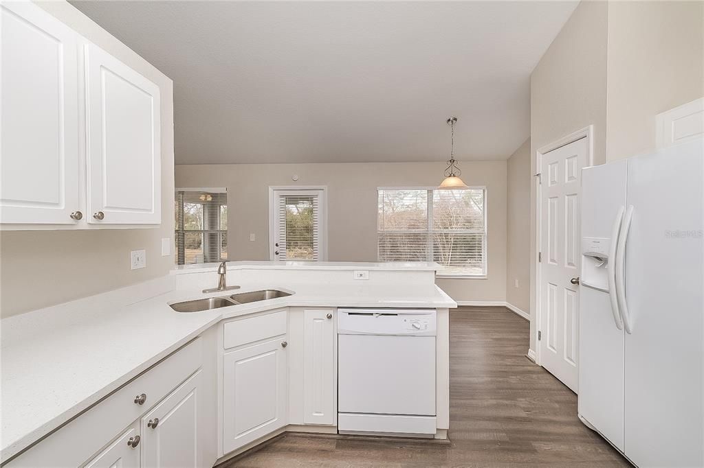 For Rent: $1,925 (3 beds, 2 baths, 1858 Square Feet)