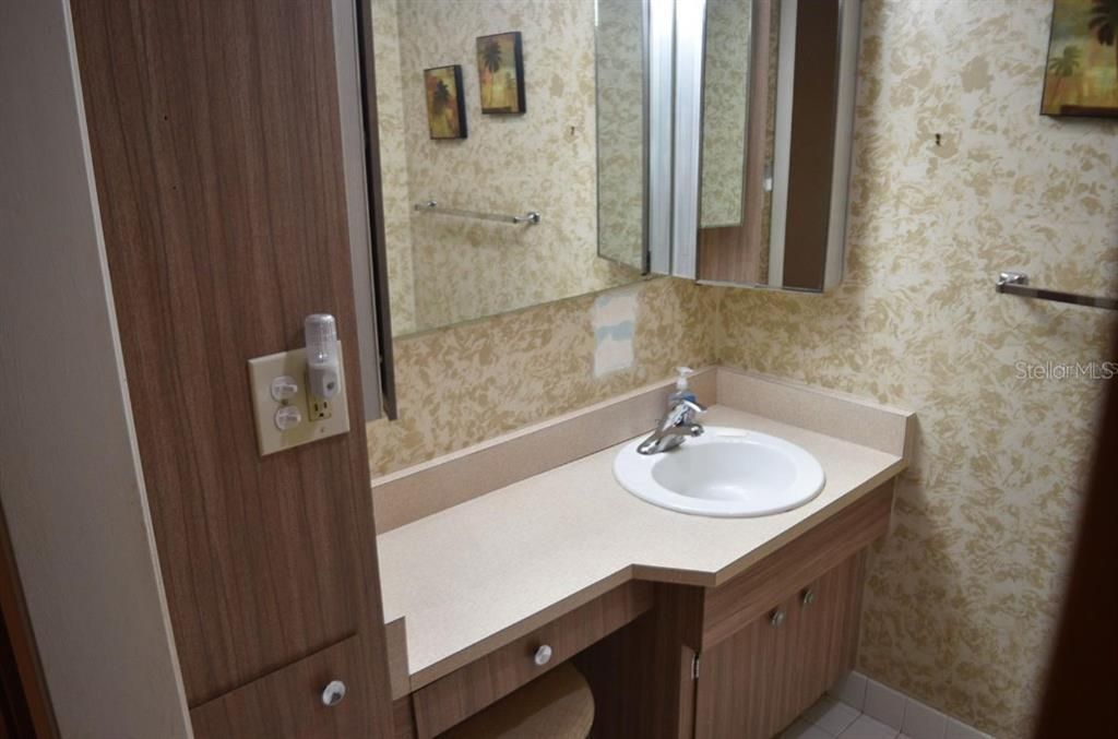 En Renta: $1,300 (2 camas, 1 baños, 825 Pies cuadrados)