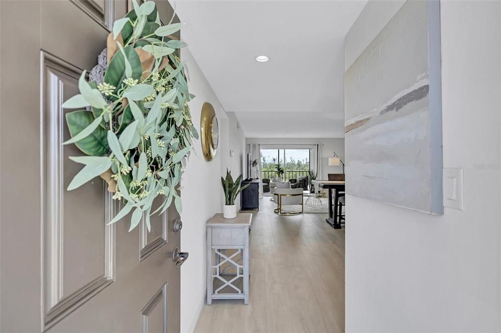 合同活跃: $586,000 (2 贝兹, 2 浴室, 1029 平方英尺)