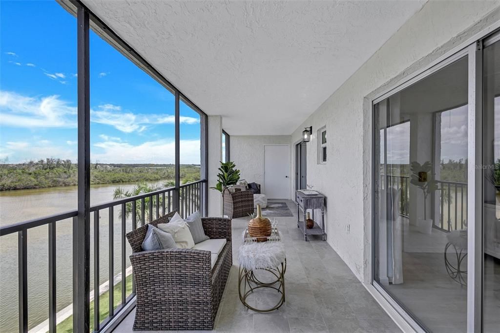 合同活跃: $586,000 (2 贝兹, 2 浴室, 1029 平方英尺)