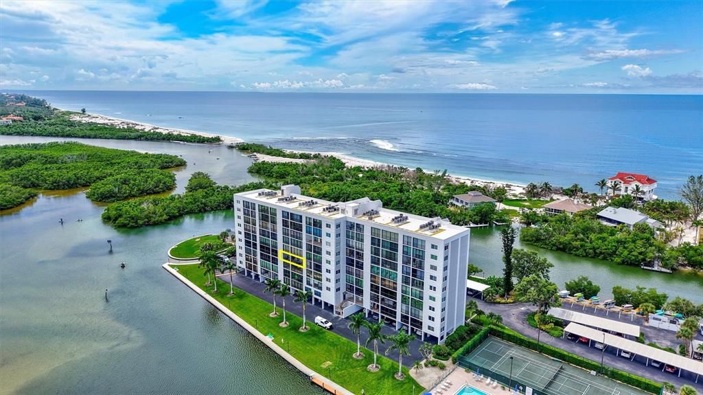 合同活跃: $586,000 (2 贝兹, 2 浴室, 1029 平方英尺)