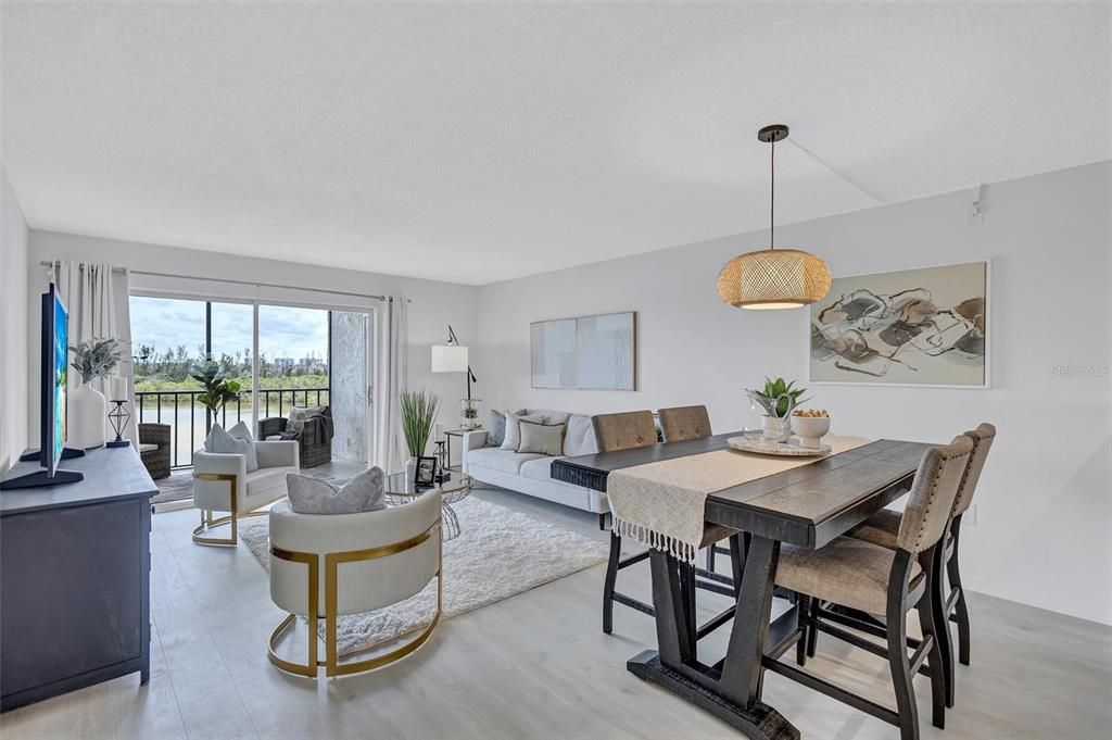 合同活跃: $586,000 (2 贝兹, 2 浴室, 1029 平方英尺)