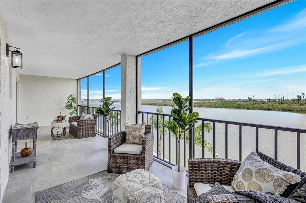 合同活跃: $586,000 (2 贝兹, 2 浴室, 1029 平方英尺)