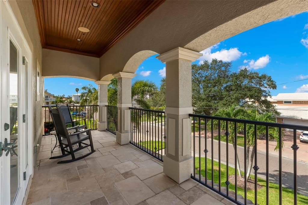 For Sale: $2,390,000 (5 beds, 4 baths, 2878 Square Feet)