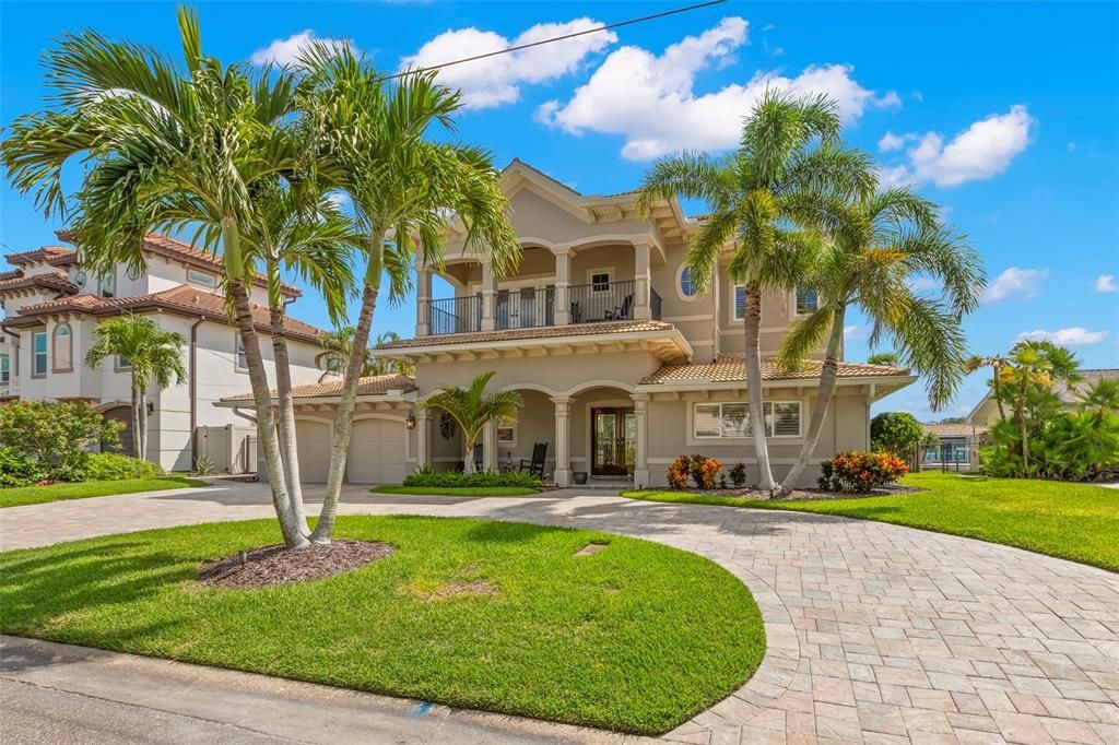 For Sale: $2,390,000 (5 beds, 4 baths, 2878 Square Feet)