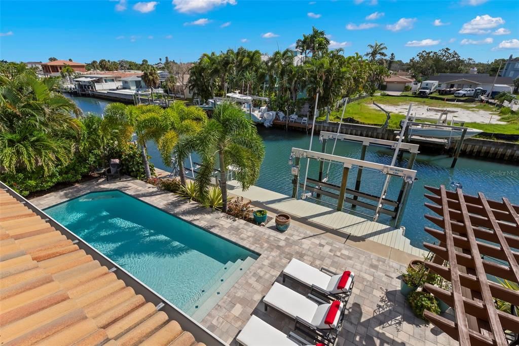 For Sale: $2,390,000 (5 beds, 4 baths, 2878 Square Feet)