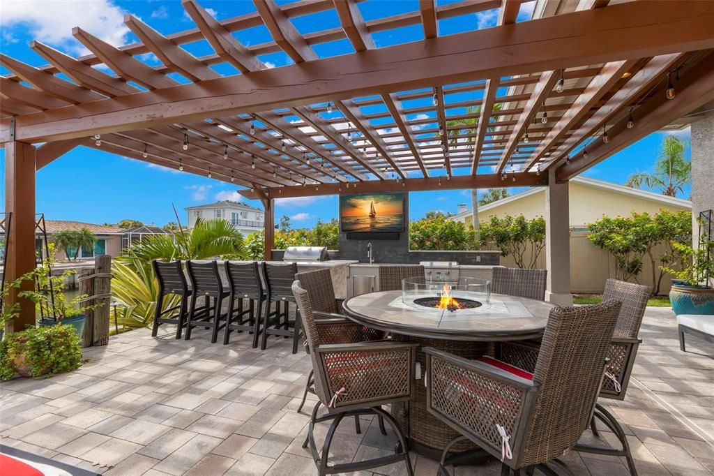 For Sale: $2,390,000 (5 beds, 4 baths, 2878 Square Feet)