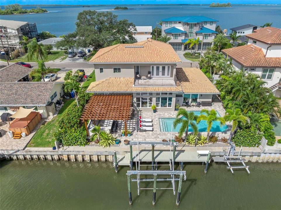 For Sale: $2,390,000 (5 beds, 4 baths, 2878 Square Feet)