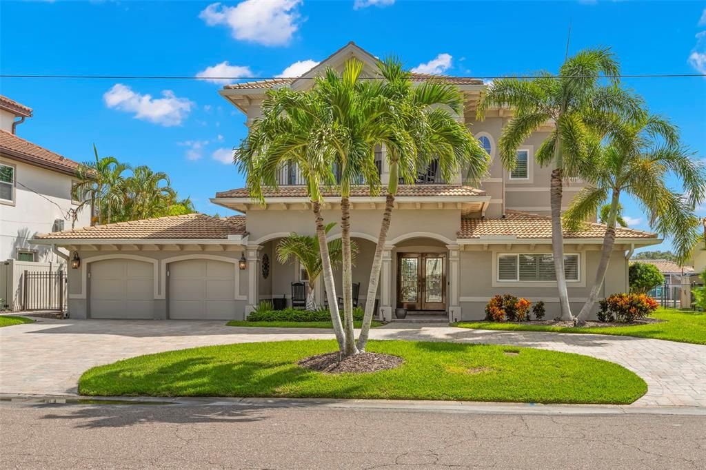 For Sale: $2,390,000 (5 beds, 4 baths, 2878 Square Feet)