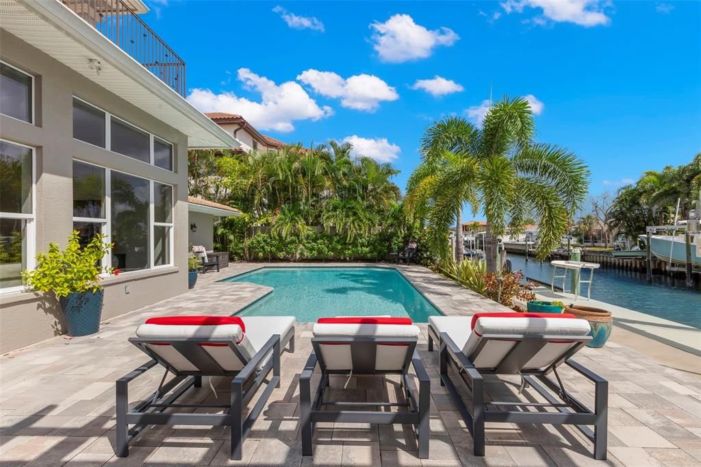 For Sale: $2,390,000 (5 beds, 4 baths, 2878 Square Feet)