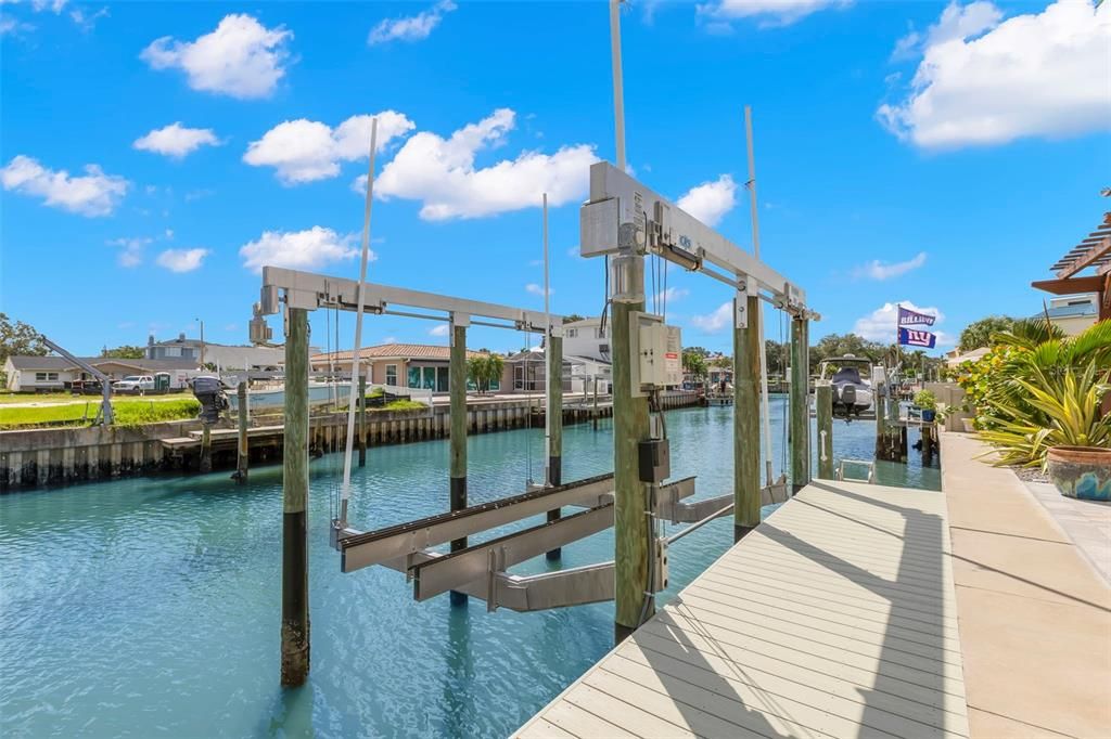 For Sale: $2,390,000 (5 beds, 4 baths, 2878 Square Feet)