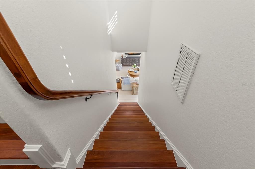 For Sale: $2,390,000 (5 beds, 4 baths, 2878 Square Feet)