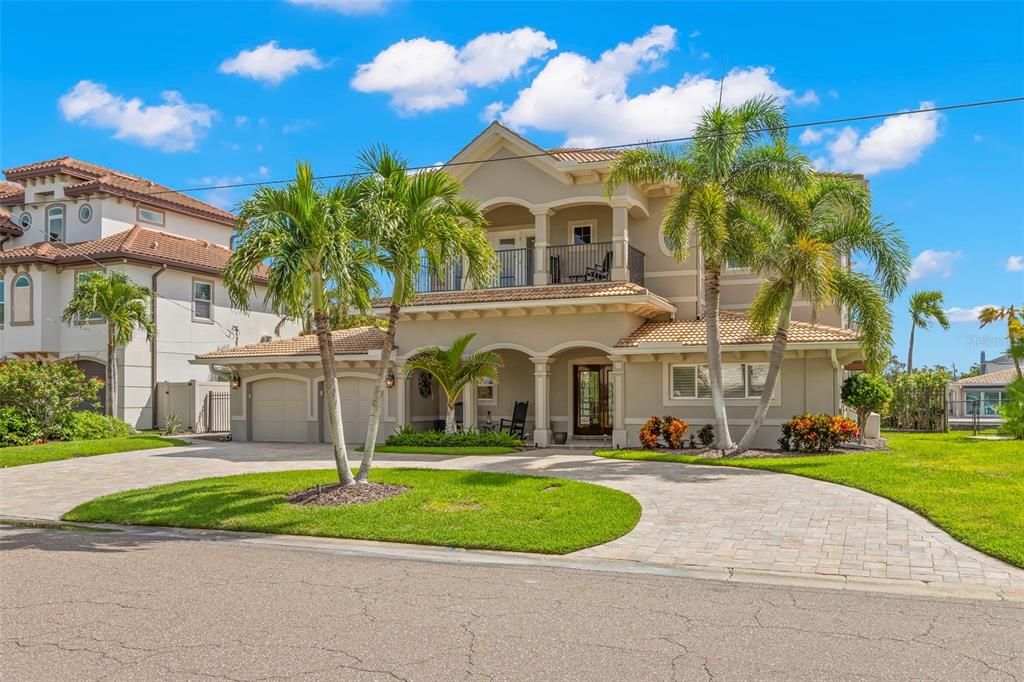 For Sale: $2,390,000 (5 beds, 4 baths, 2878 Square Feet)