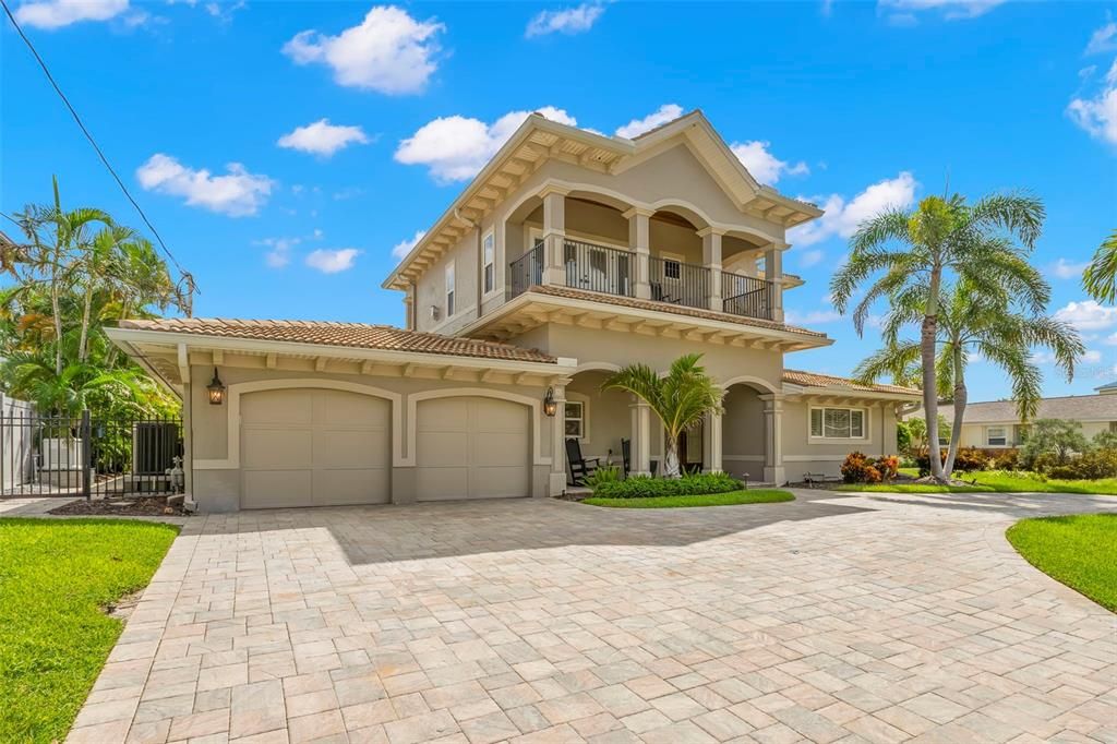 For Sale: $2,390,000 (5 beds, 4 baths, 2878 Square Feet)