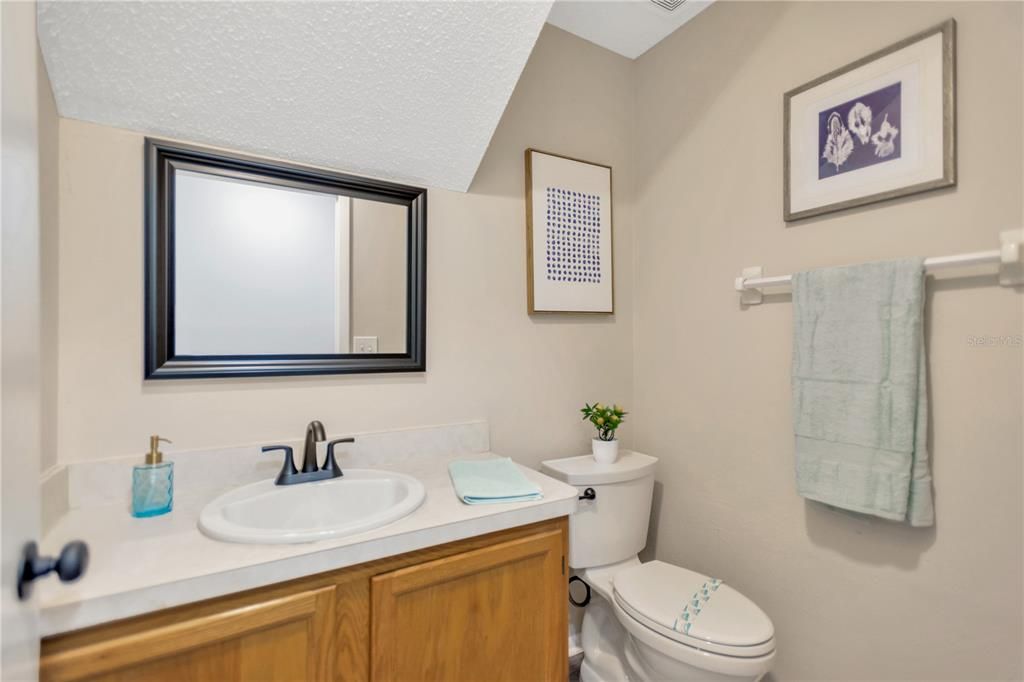 For Sale: $246,900 (2 beds, 2 baths, 1496 Square Feet)