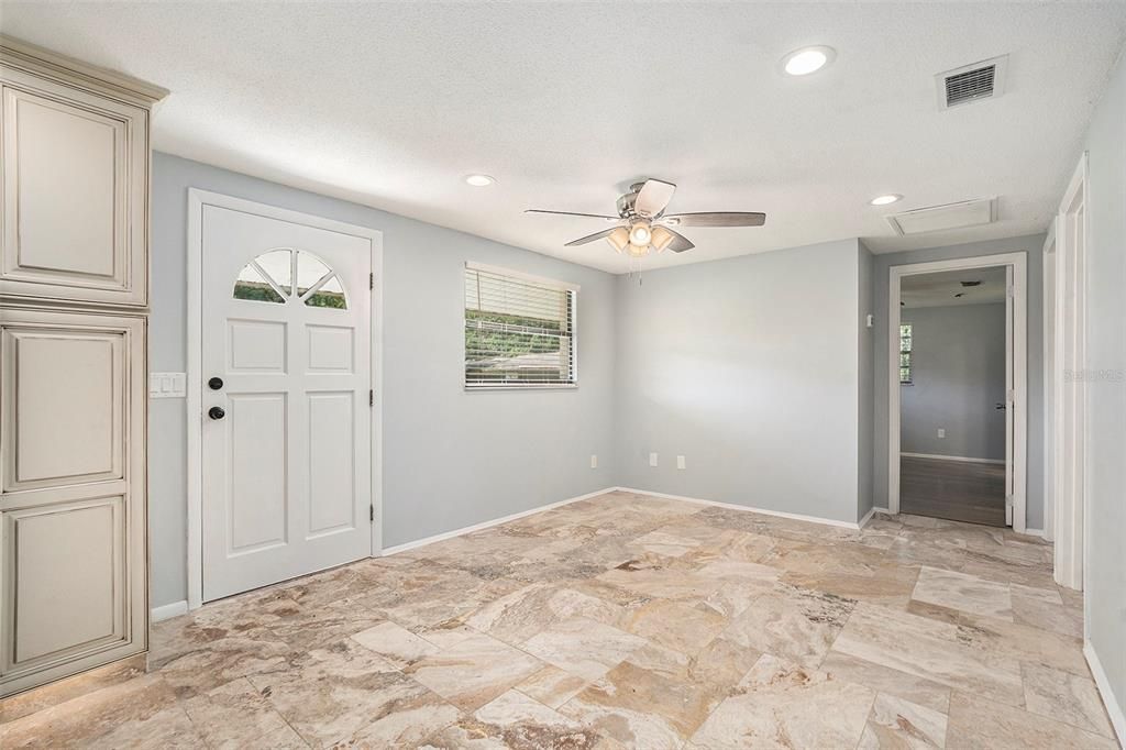 En Venta: $390,000 (3 camas, 2 baños, 1464 Pies cuadrados)