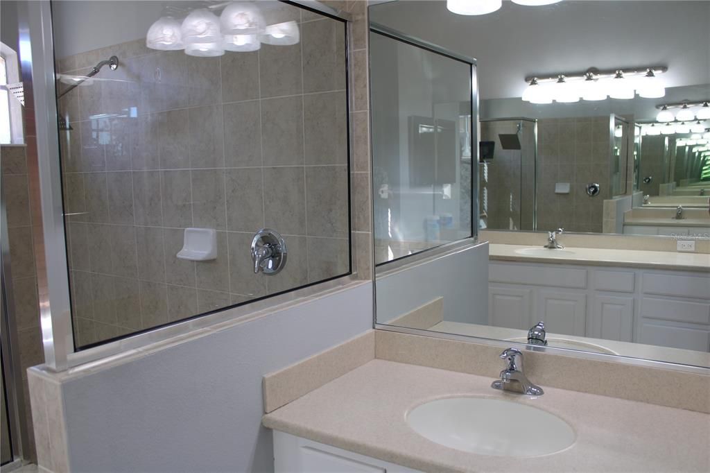 Active With Contract: $2,895 (3 beds, 2 baths, 2193 Square Feet)