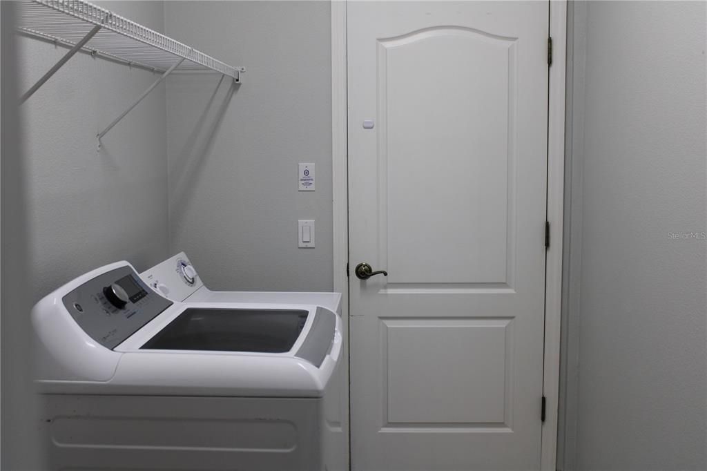 Active With Contract: $2,895 (3 beds, 2 baths, 2193 Square Feet)