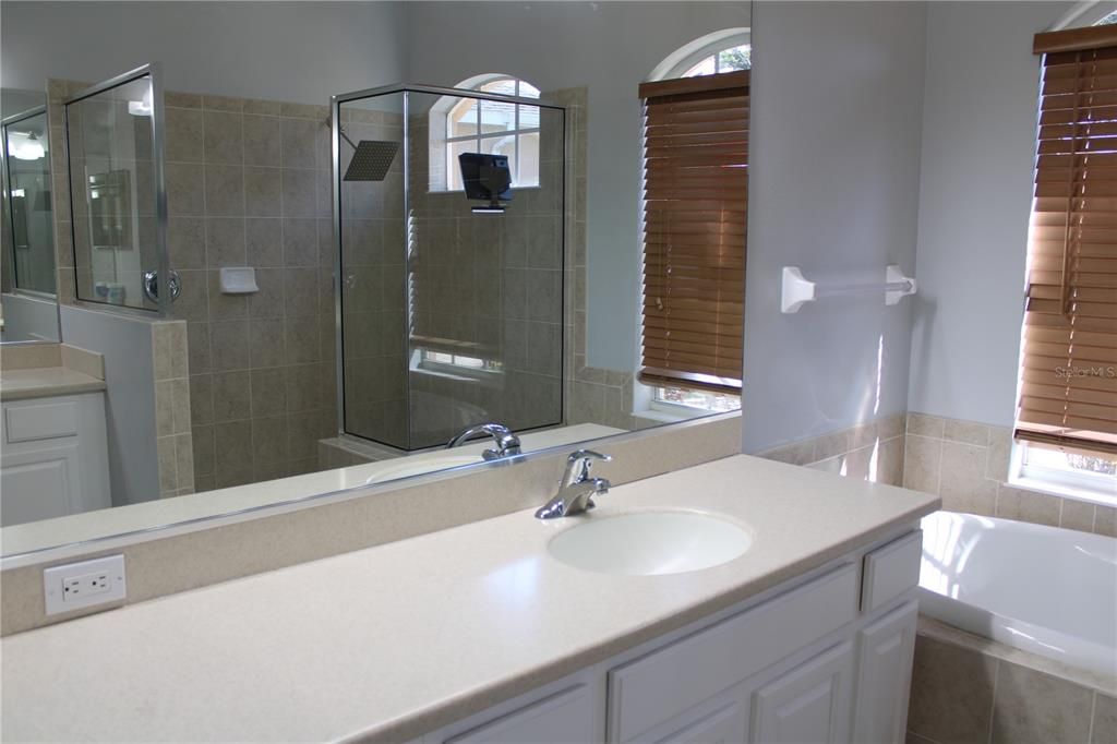 Active With Contract: $2,895 (3 beds, 2 baths, 2193 Square Feet)