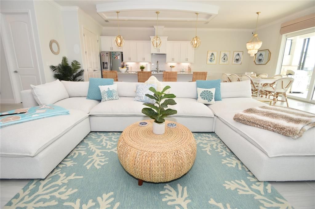 Active With Contract: $3,700 (3 beds, 2 baths, 1893 Square Feet)