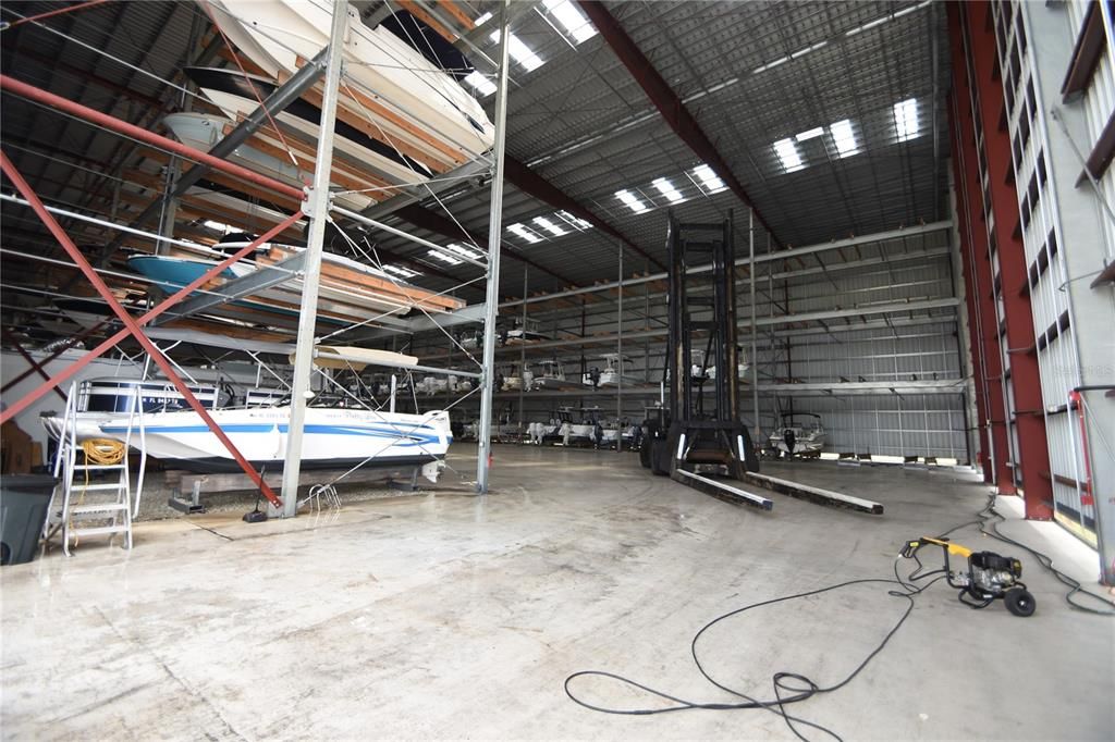 Active With Contract: $3,700 (3 beds, 2 baths, 1893 Square Feet)