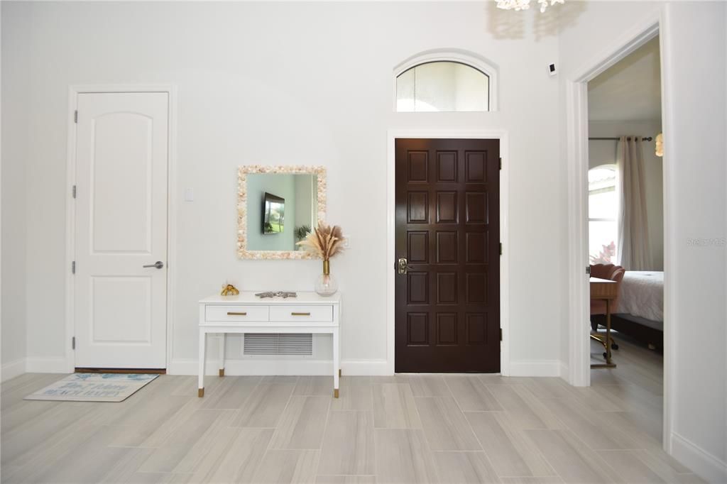 Active With Contract: $3,700 (3 beds, 2 baths, 1893 Square Feet)