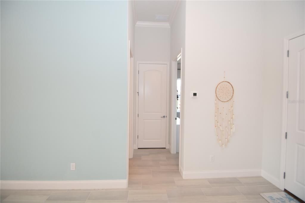 Active With Contract: $3,700 (3 beds, 2 baths, 1893 Square Feet)