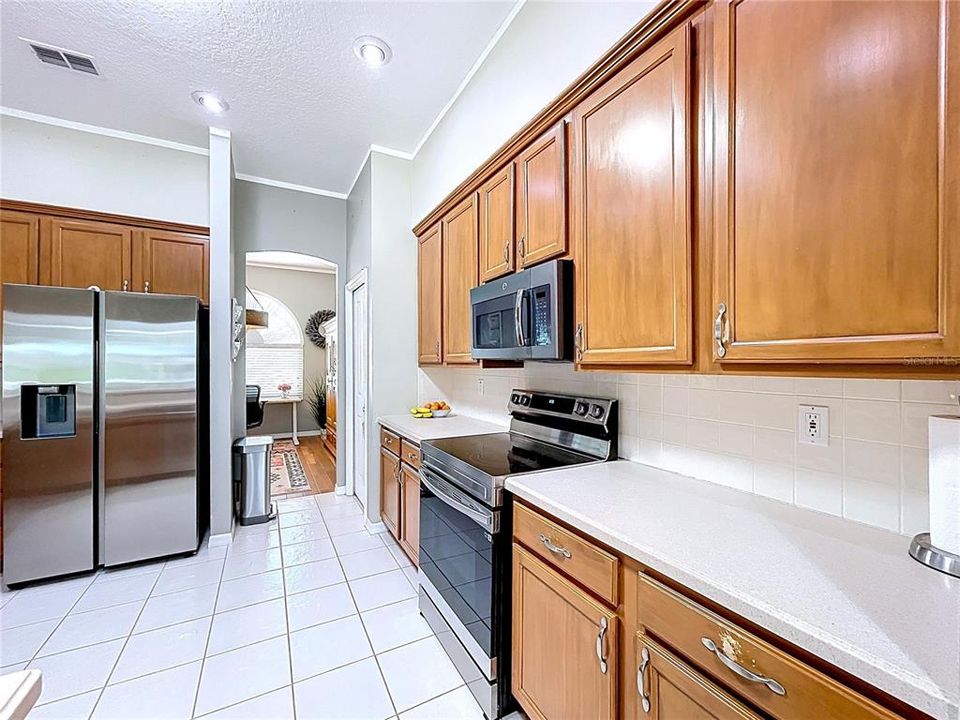 For Sale: $629,000 (3 beds, 3 baths, 2399 Square Feet)