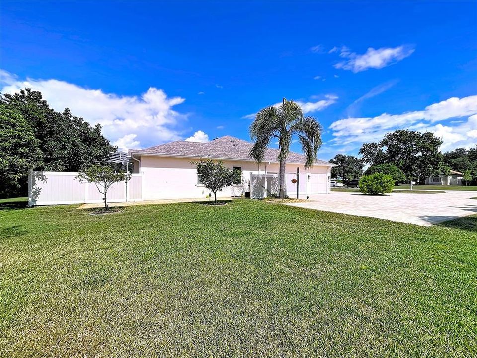 For Sale: $629,000 (3 beds, 3 baths, 2399 Square Feet)