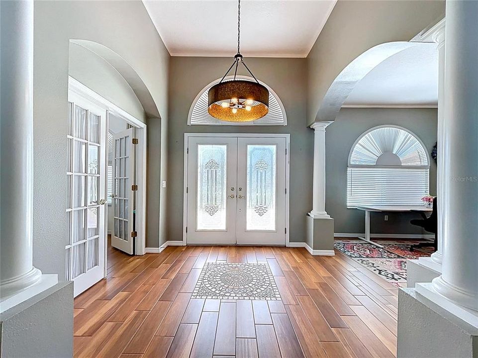 For Sale: $629,000 (3 beds, 3 baths, 2399 Square Feet)