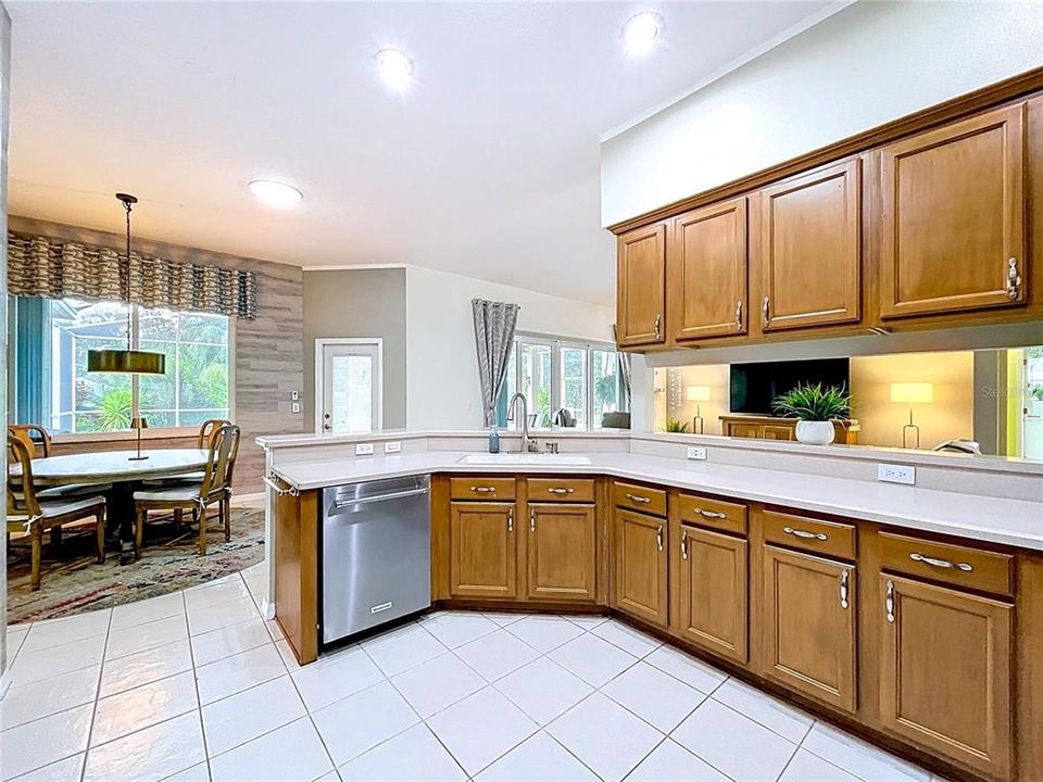 For Sale: $629,000 (3 beds, 3 baths, 2399 Square Feet)