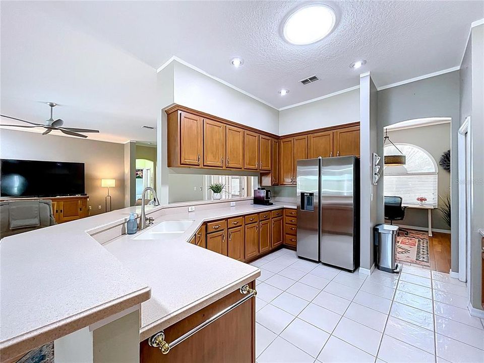 For Sale: $629,000 (3 beds, 3 baths, 2399 Square Feet)