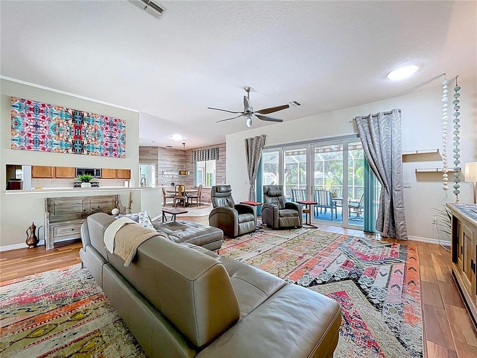 For Sale: $629,000 (3 beds, 3 baths, 2399 Square Feet)