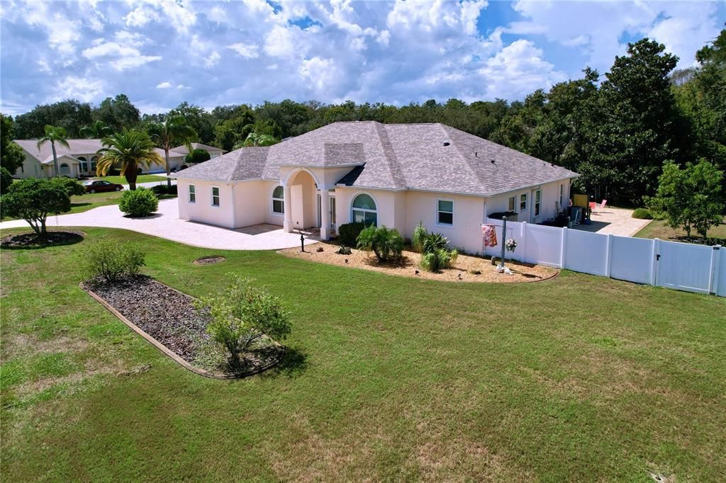 For Sale: $629,000 (3 beds, 3 baths, 2399 Square Feet)