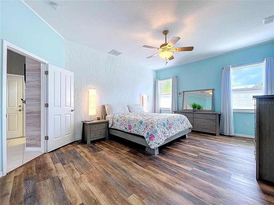 For Sale: $629,000 (3 beds, 3 baths, 2399 Square Feet)