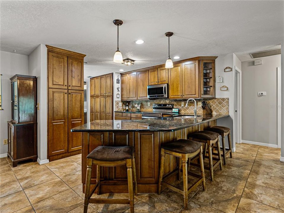 待售: $584,900 (3 贝兹, 3 浴室, 2784 平方英尺)