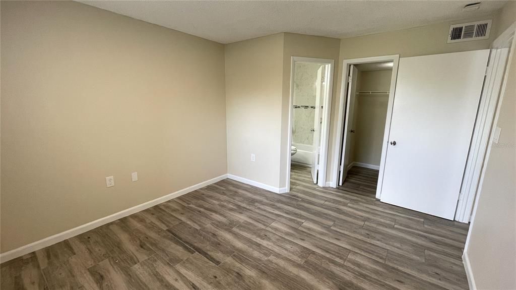 Active With Contract: $1,375 (2 beds, 2 baths, 864 Square Feet)