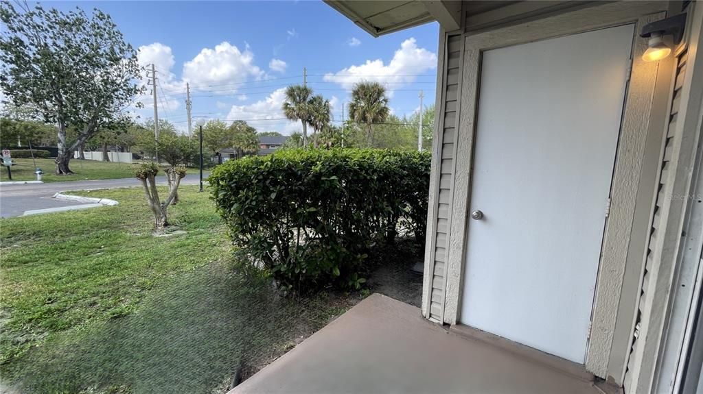 Active With Contract: $1,375 (2 beds, 2 baths, 864 Square Feet)