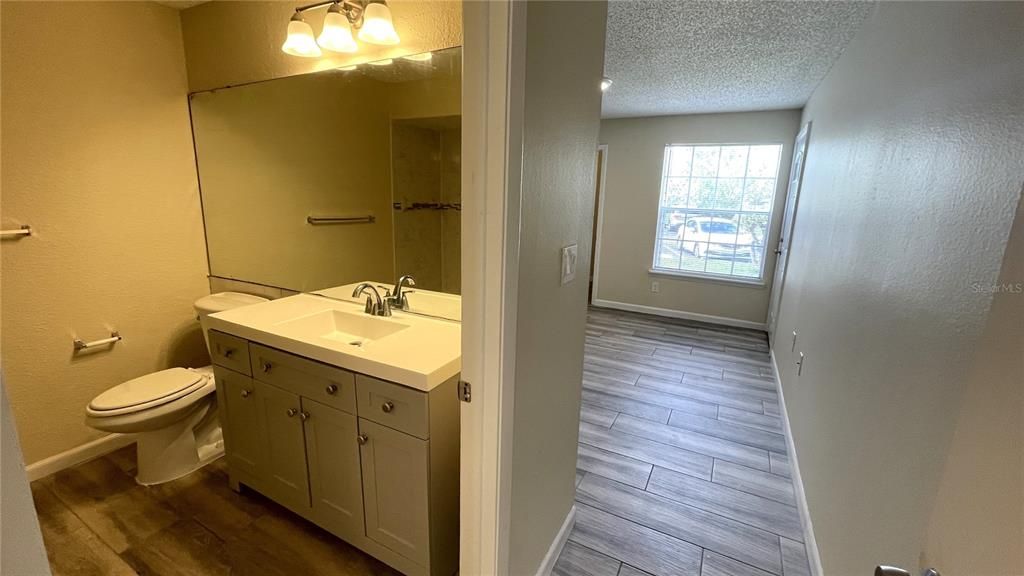 Active With Contract: $1,375 (2 beds, 2 baths, 864 Square Feet)
