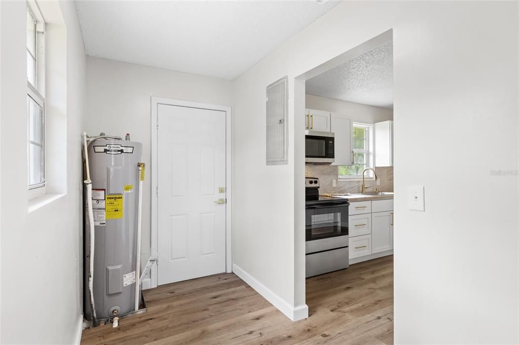 待售: $279,900 (4 贝兹, 2 浴室, 1824 平方英尺)