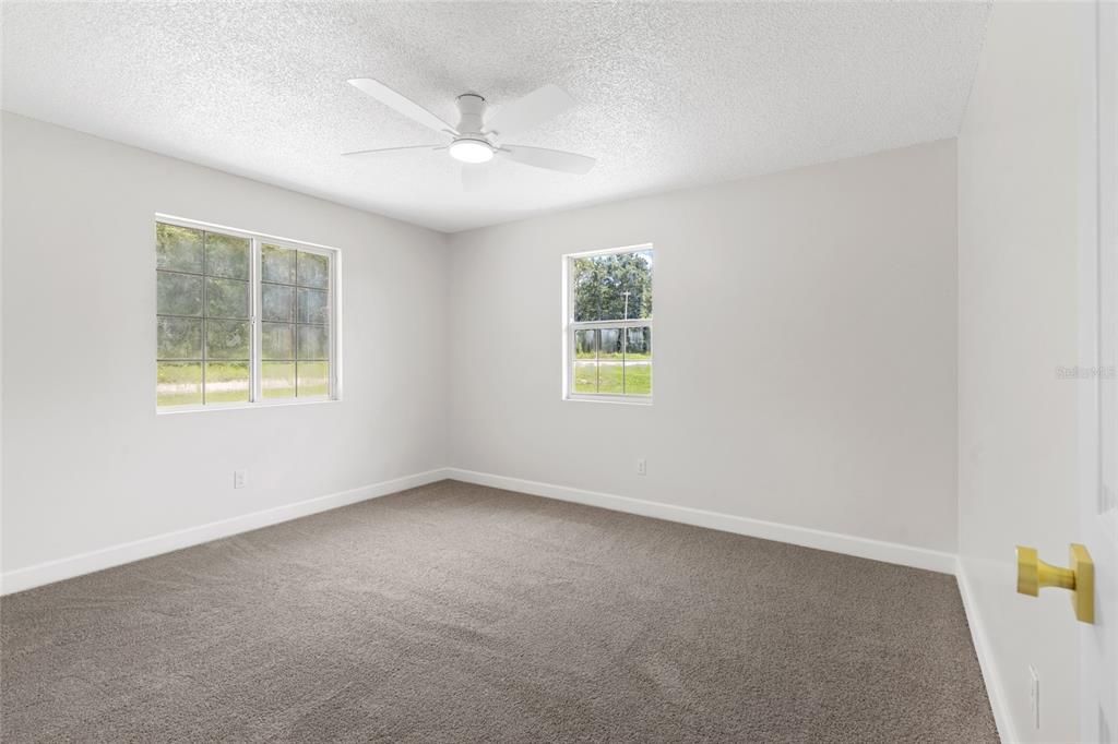 待售: $279,900 (4 贝兹, 2 浴室, 1824 平方英尺)