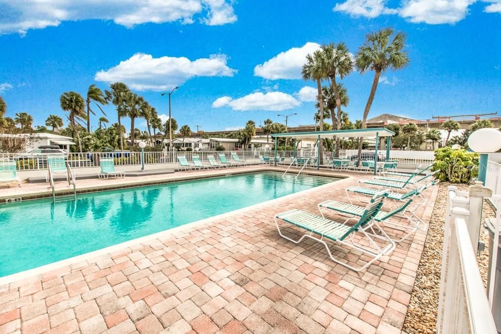 For Sale: $85,000 (1 beds, 1 baths, 480 Square Feet)