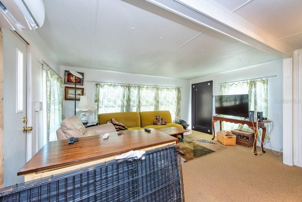 For Sale: $85,000 (1 beds, 1 baths, 480 Square Feet)