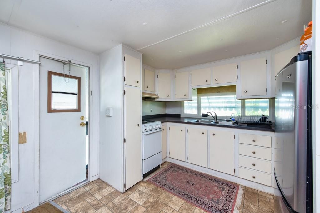 For Sale: $85,000 (1 beds, 1 baths, 480 Square Feet)