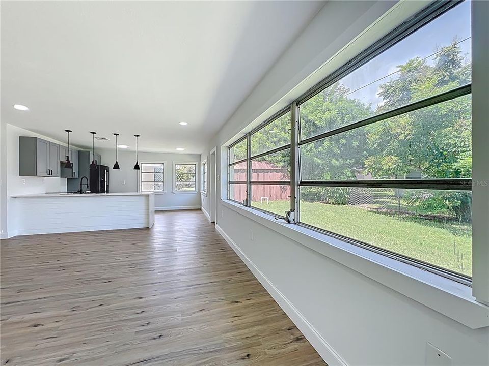 For Sale: $320,000 (3 beds, 2 baths, 1567 Square Feet)