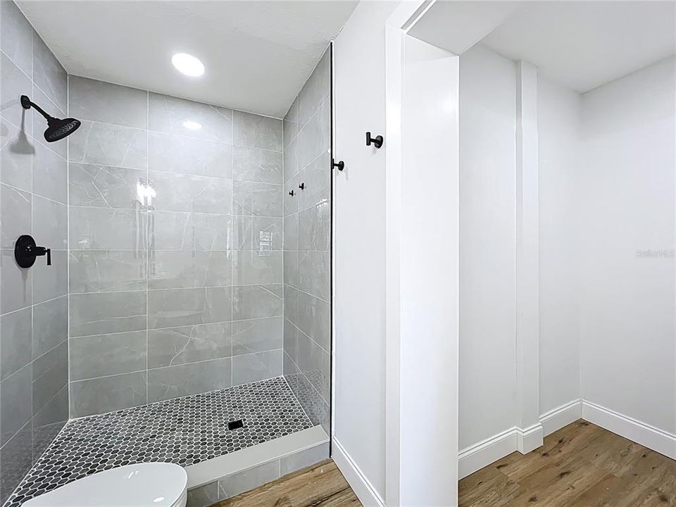 For Sale: $320,000 (3 beds, 2 baths, 1567 Square Feet)