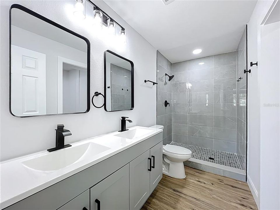 For Sale: $320,000 (3 beds, 2 baths, 1567 Square Feet)