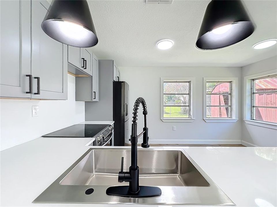 For Sale: $320,000 (3 beds, 2 baths, 1567 Square Feet)