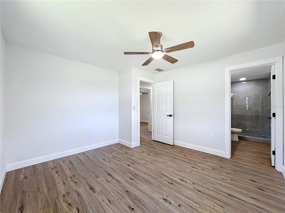 For Sale: $320,000 (3 beds, 2 baths, 1567 Square Feet)